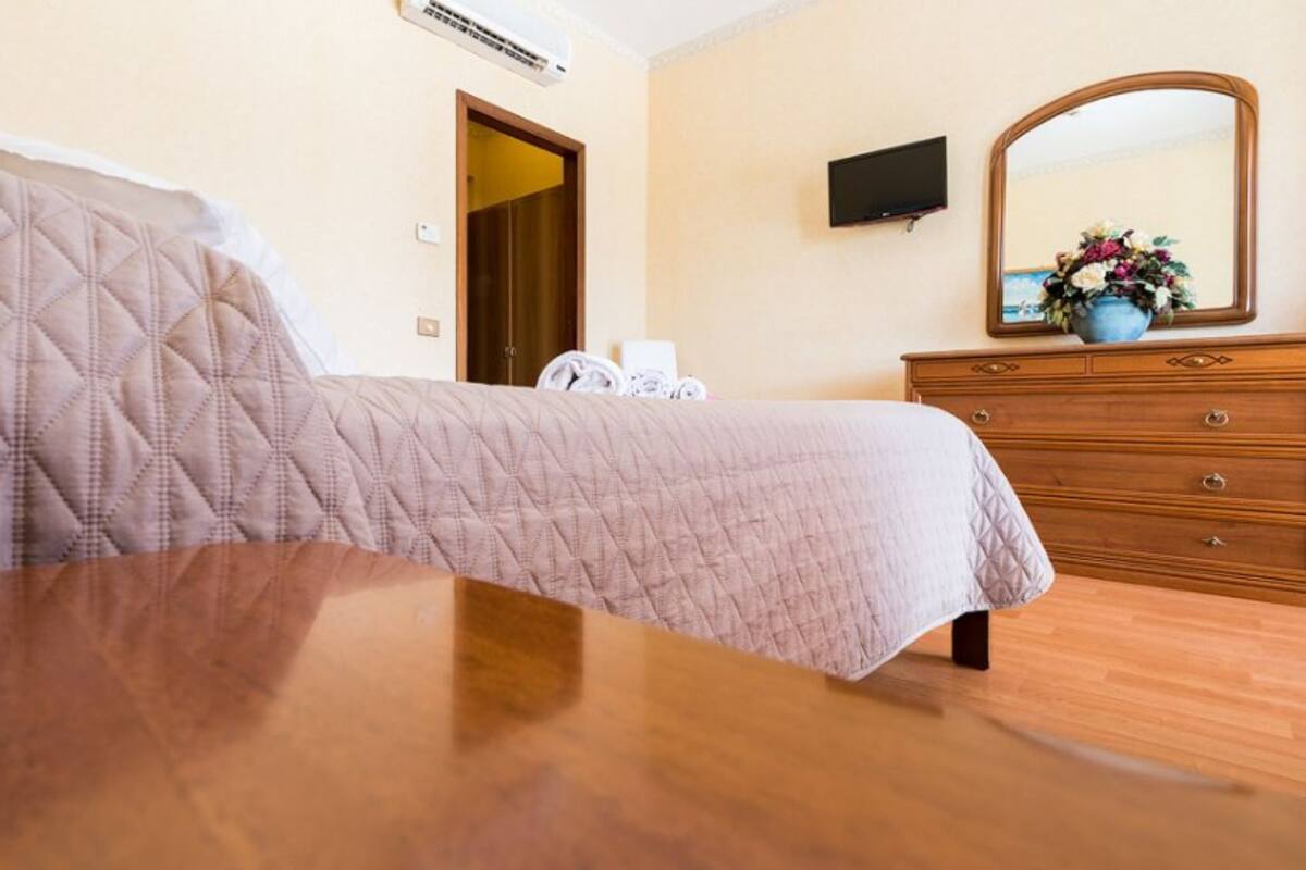 1 bedroom, cots/infant beds, free WiFi, bed sheets