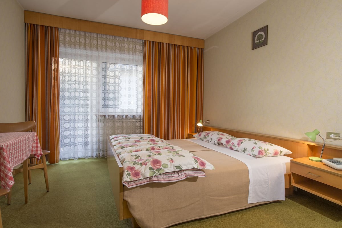 Chambre Double Standard (Nebengebäude) | 1 chambre, Wi-Fi gratuit, draps fournis