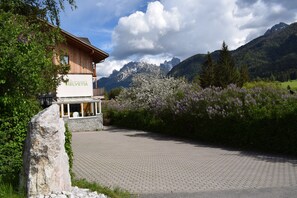 Ubetjent parkering (inkludert)