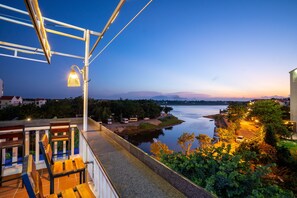 Deluxe Room, Balcony, River View | Lake view - The Art - Big Sea Villa Hoi An Riverside (Da Nang)