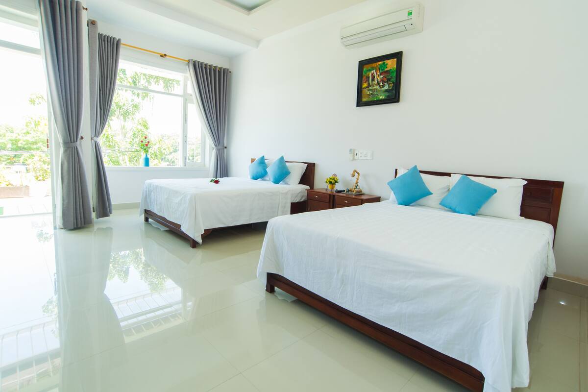 Family Suite, Balcony, River View | In-room safe, blackout drapes, soundproofing