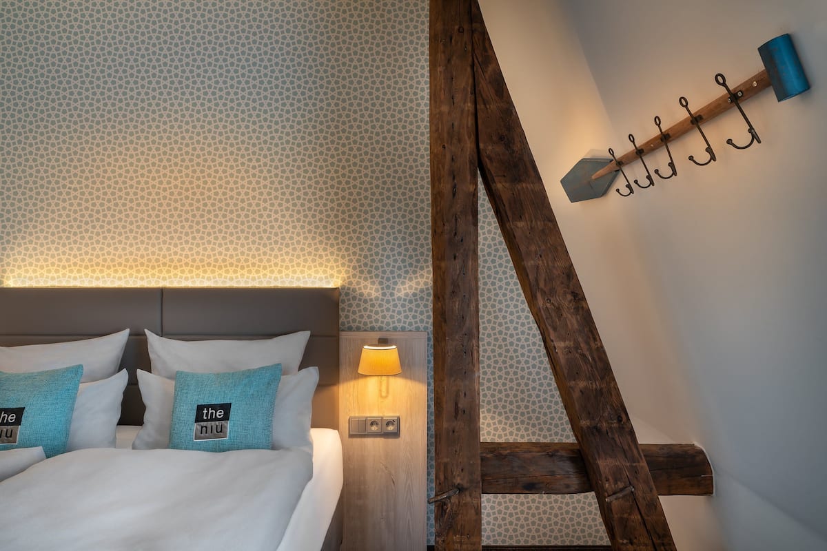 deluxe double room | in-room safe, soundproofing, free wifi, bed sheets