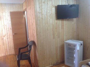 Ropa de cama de alta calidad, minibar, escritorio