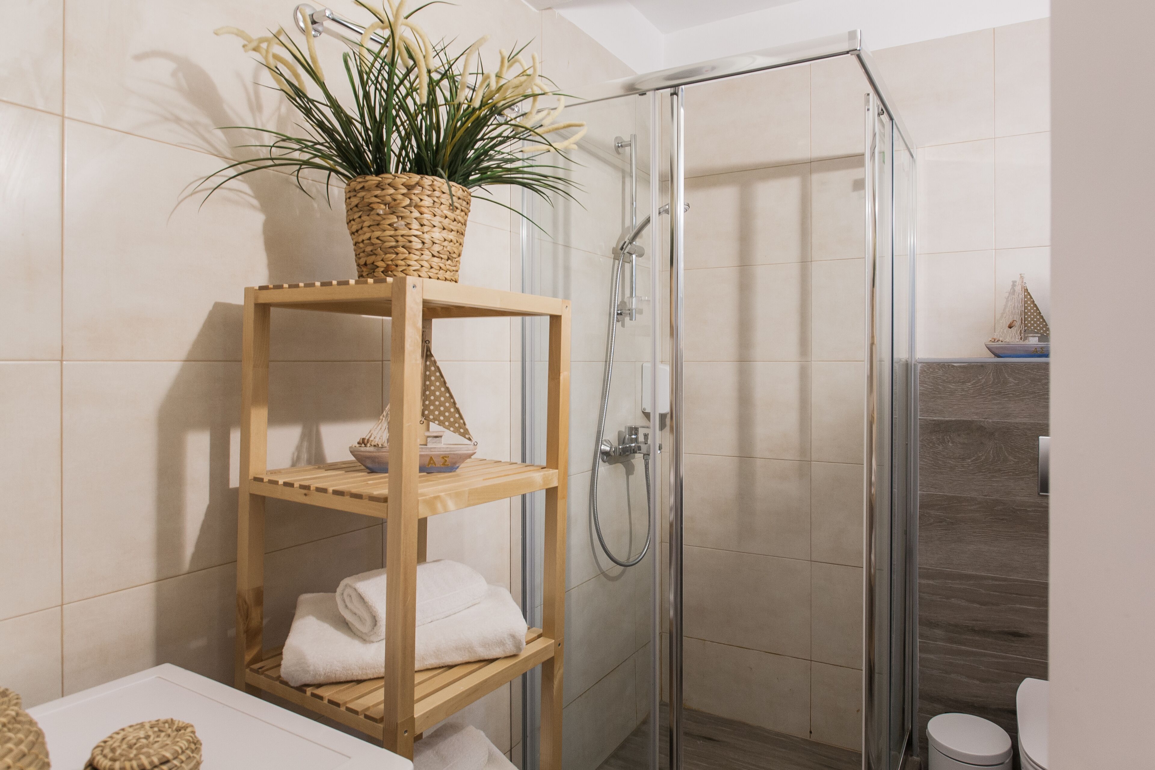 Appartamento | Bagno | Doccia, asciugacapelli, asciugamani, sapone