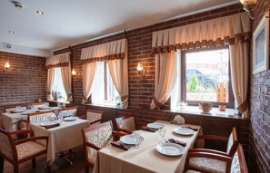 Restaurant - Boyarskiy Dvor Hotel (Rostov)