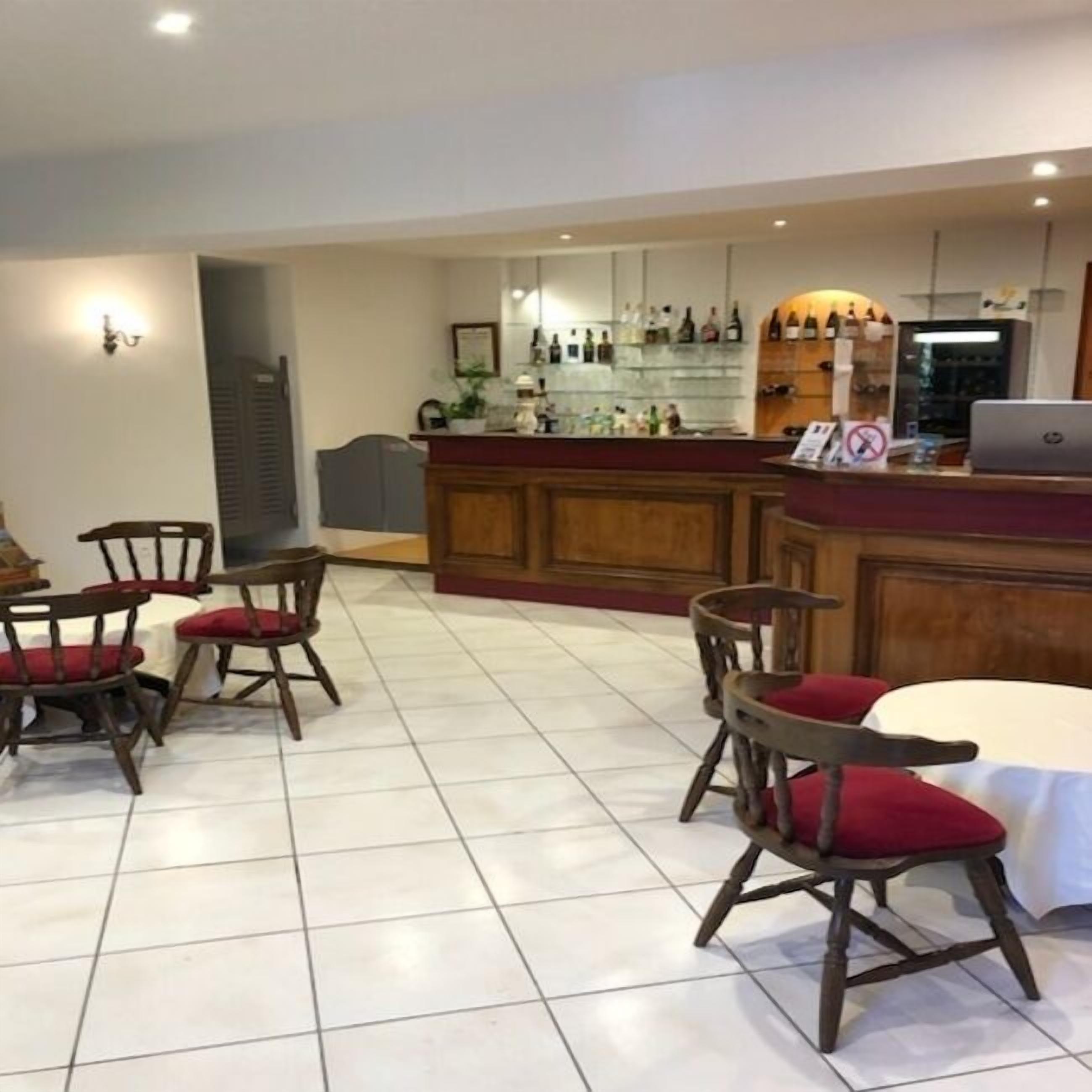 Bar lounge
