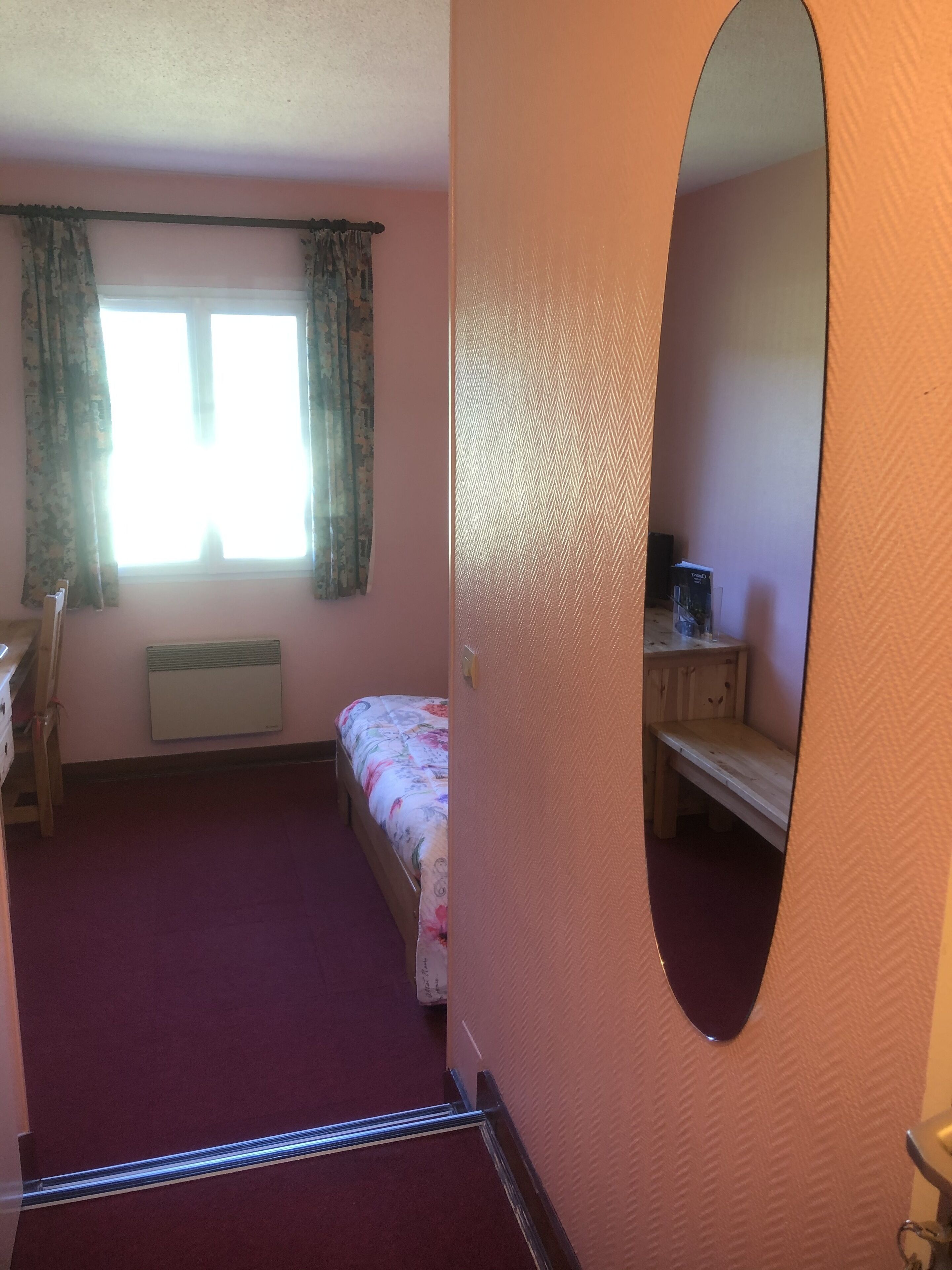 double room | desk, blackout curtains, soundproofing, free wifi