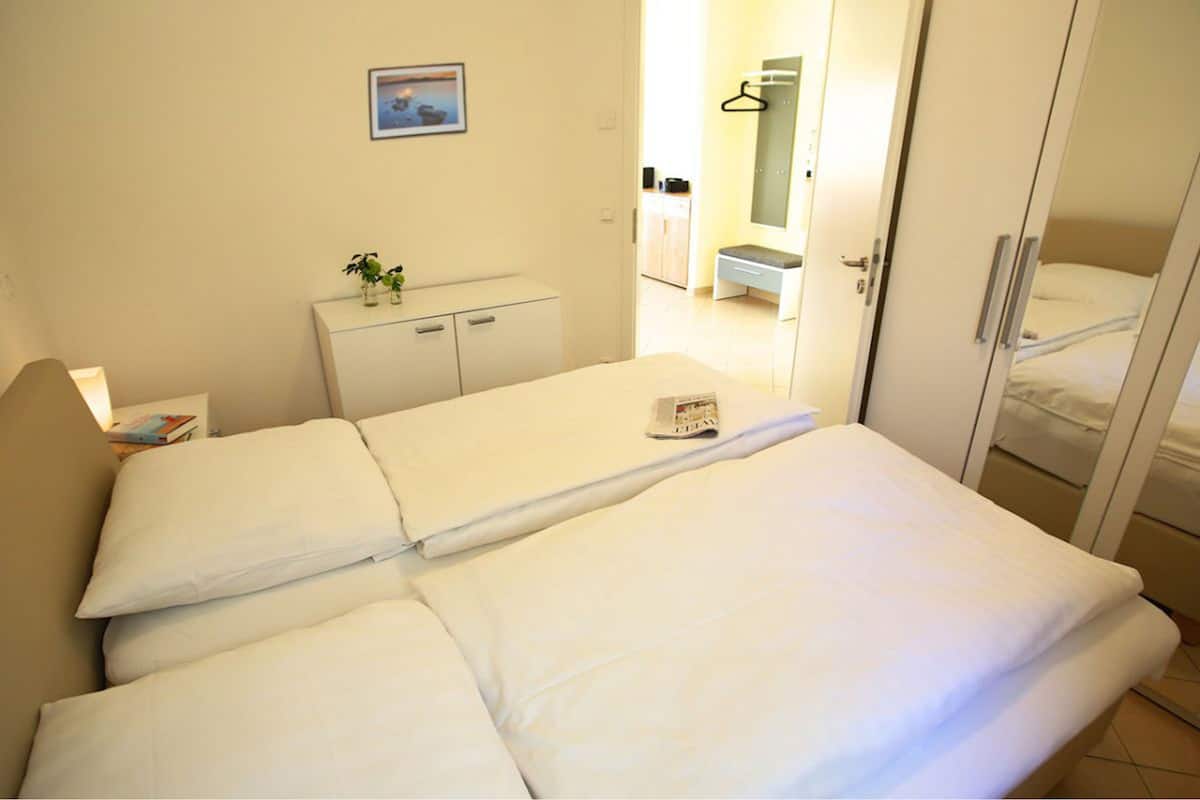 Free WiFi, bed sheets