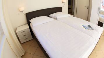 Free WiFi, bed sheets