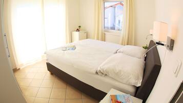 Penthouse, 2 Bedrooms, Balcony | Free WiFi, bed sheets
