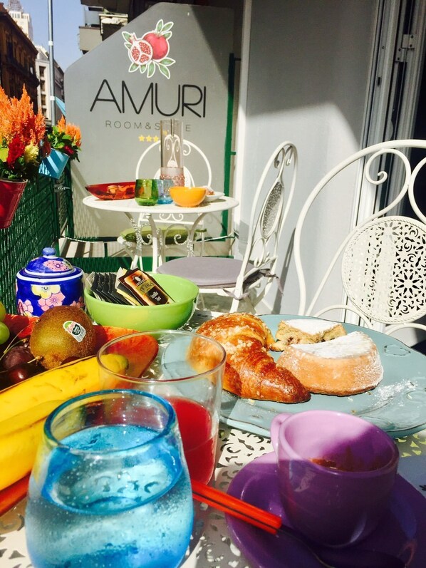 Outdoor dining - Amuri Room & Suite (Palermo)