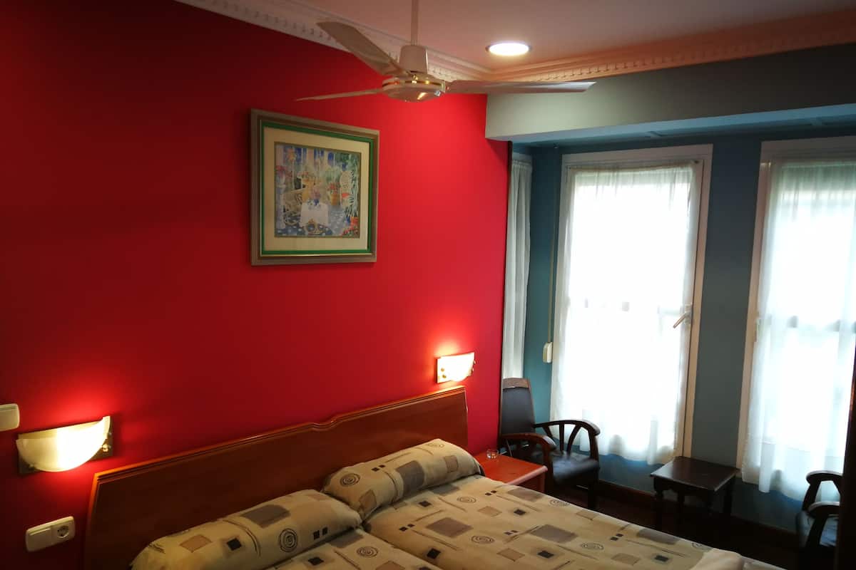 Habitación doble clásica | Wifi gratis y ropa de cama