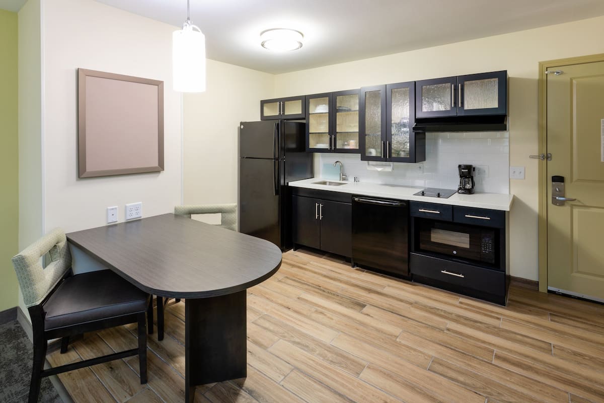 1 bedroom, premium bedding, desk, blackout curtains