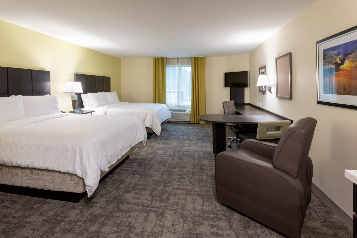 1 bedroom, premium bedding, desk, blackout curtains
