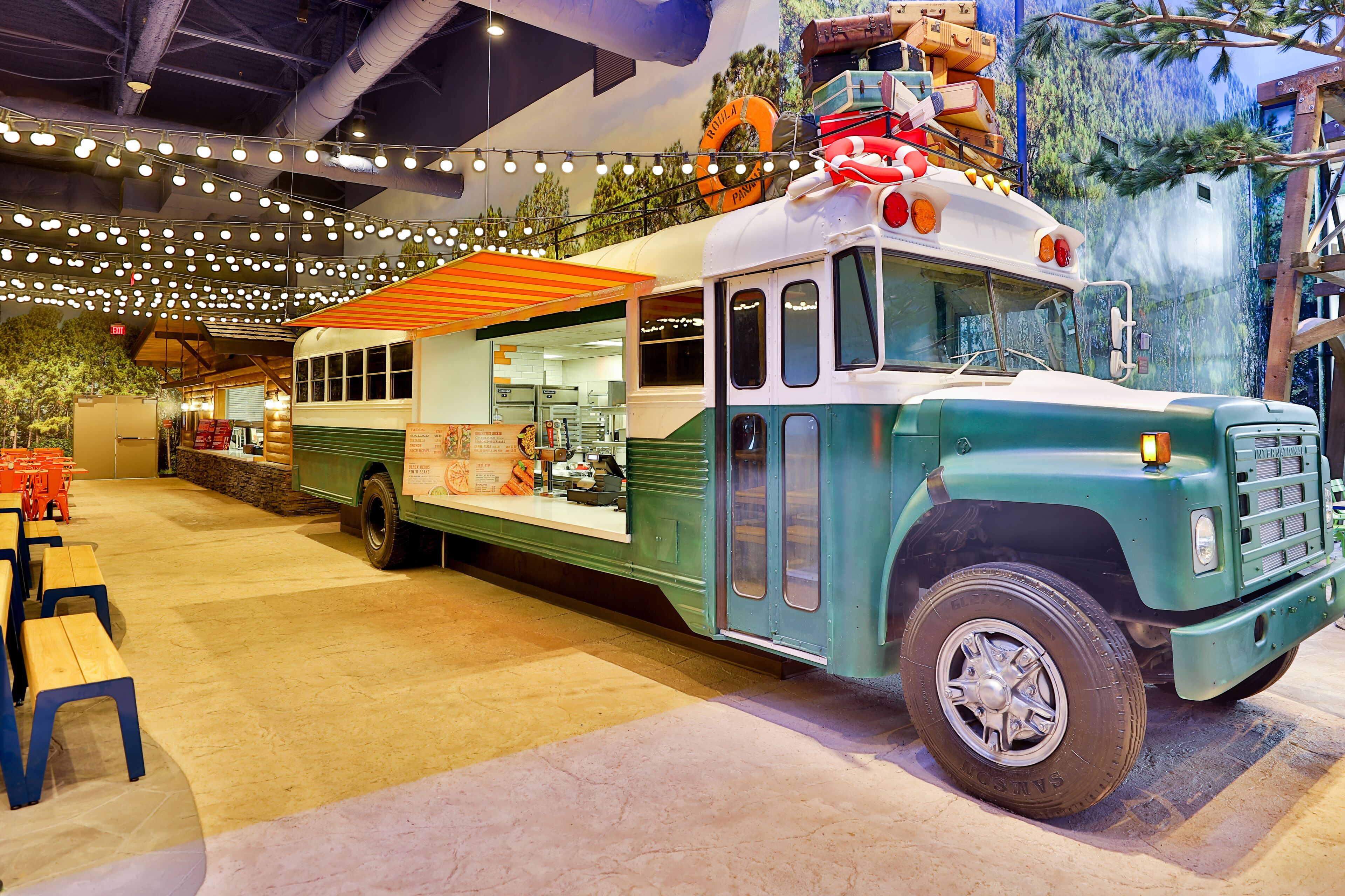 4 restaurants, breakfast, lunch, dinner served; tex-mex cuisine