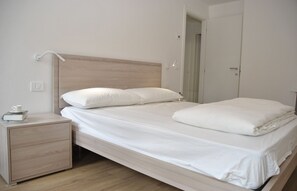 2 chambres, fer et planche à repasser, accès au Wi-Fi (inclus)
