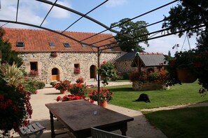 Stuga - 3 sovrum (Les Ecuries) | Individuell inredning, unika möbler och gratis barnsängar