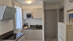 Căn hộ, 2 phòng ngủ | Bếp riêng | Dụng cụ pha cà phê/trà, tủ lạnh, lò vi sóng, bếp nấu 