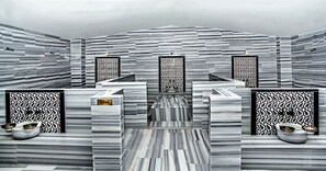 サウナ、スチームサウナ、温泉 / 鉱泉、トルコ風呂 / ハマム、ディープティシュー マッサージ、スウェーデン式マッサージ
