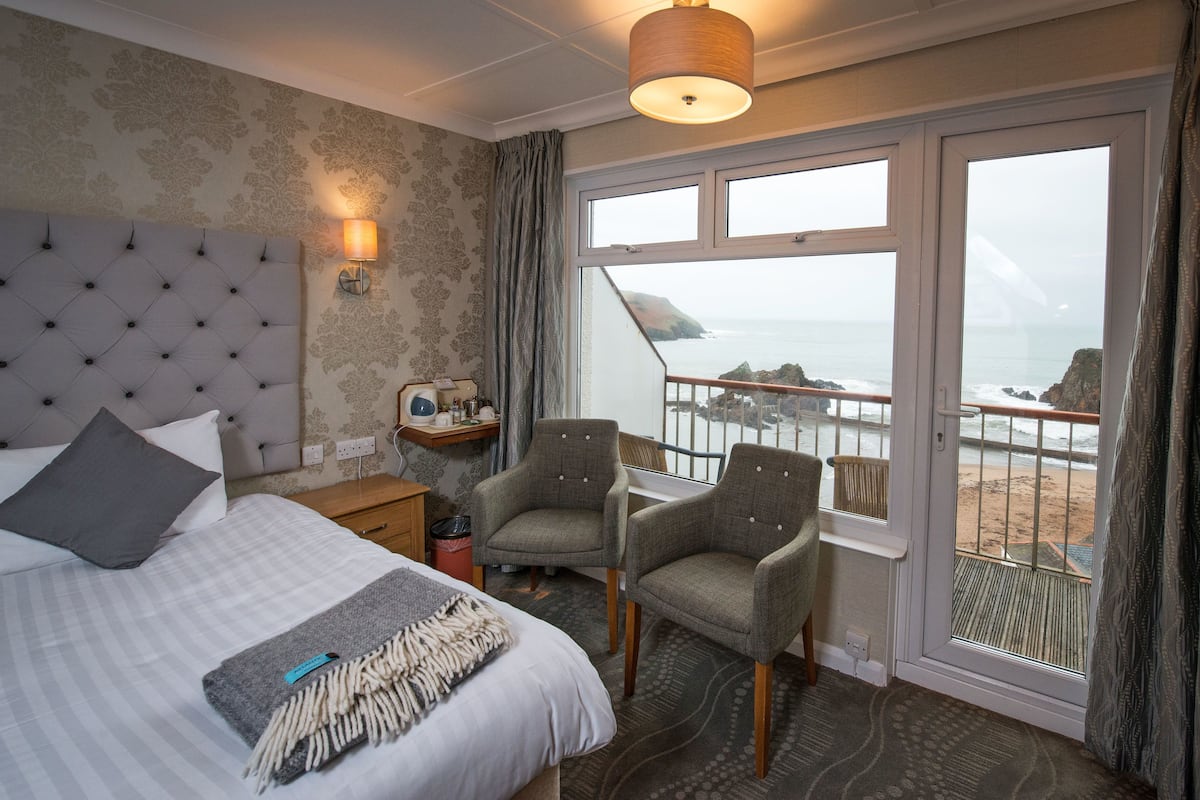 Standard Double Room, 1 King Bed, Balcony, Sea View | Balcony