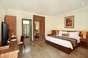 One Bedroom Villa with Private Pool | Minibar, in-room safe, iron/ironing board, free WiFi
