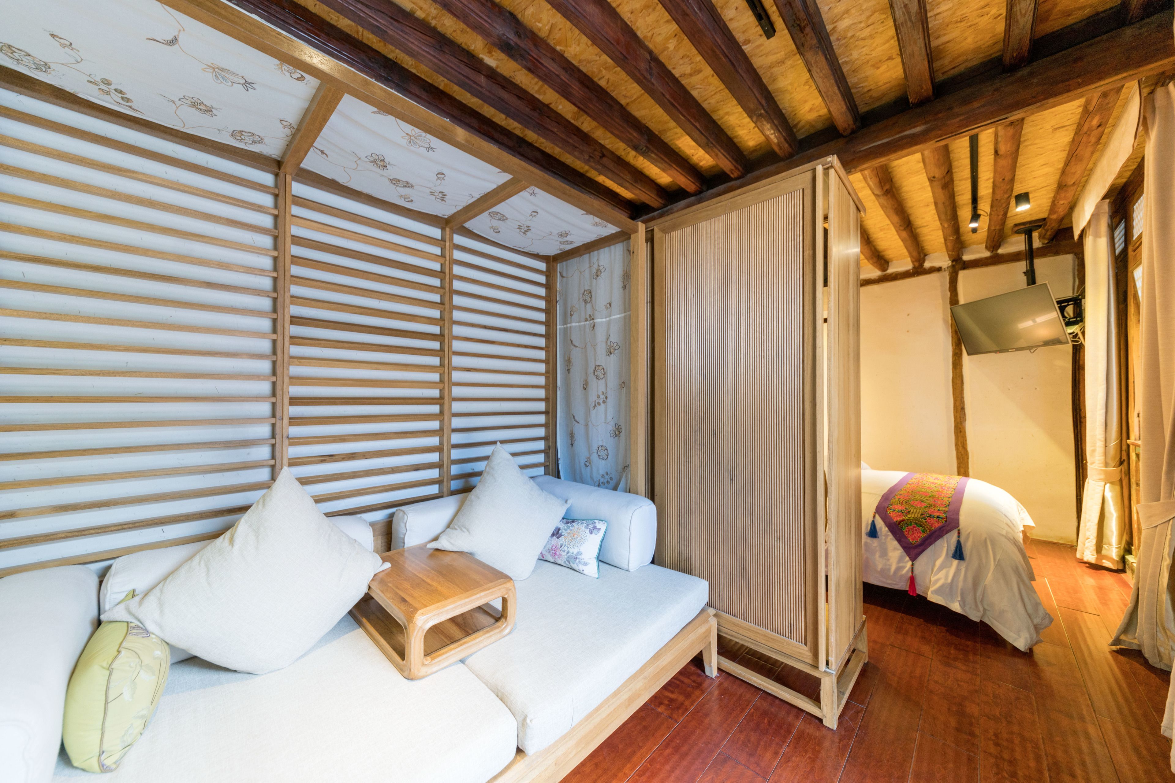 1 habitación, ropa de cama de alta calidad y escritorio 