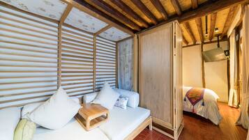 Junior Suite, Courtyard View | 1 bedroom, premium bedding, desk, blackout drapes