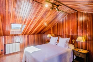 Double or Twin Room | Cribs/infant beds, free WiFi, bed sheets