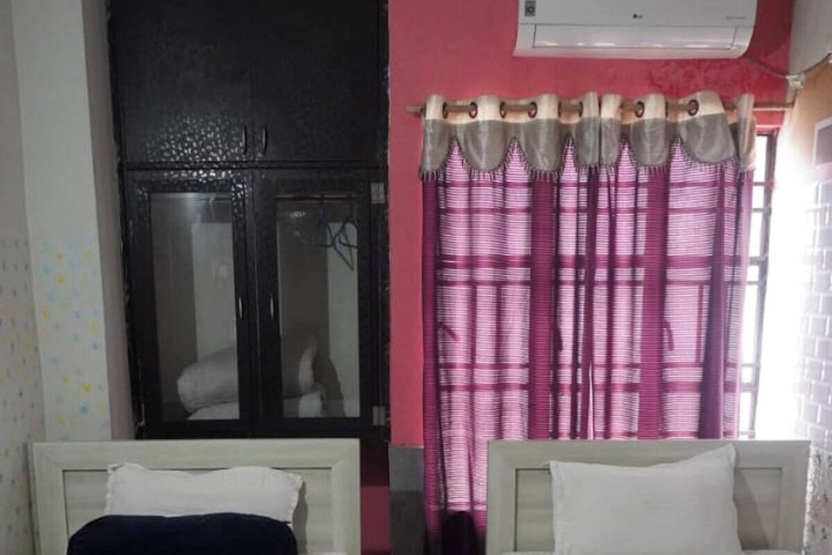 Phòng đôi Deluxe | Bộ đồ giường cao cấp, minibar, két bảo mật tại phòng, bàn 