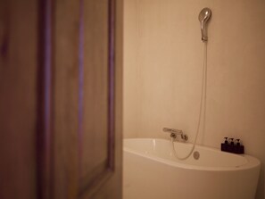 King Room, Non Smoking | Deep-soaking bathtub