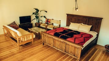 キングルーム 禁煙 | 高級寝具、デスク、アイロン / アイロン台、WiFi (無料)