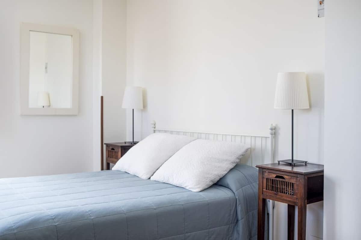 Habitación estándar con 1 cama matrimonial o 2 individuales, para no fumadores, vista al jardín | Wifi gratis y ropa de cama
