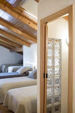 Habitación, no fumadores, vistas al jardín | Wifi gratis y ropa de cama