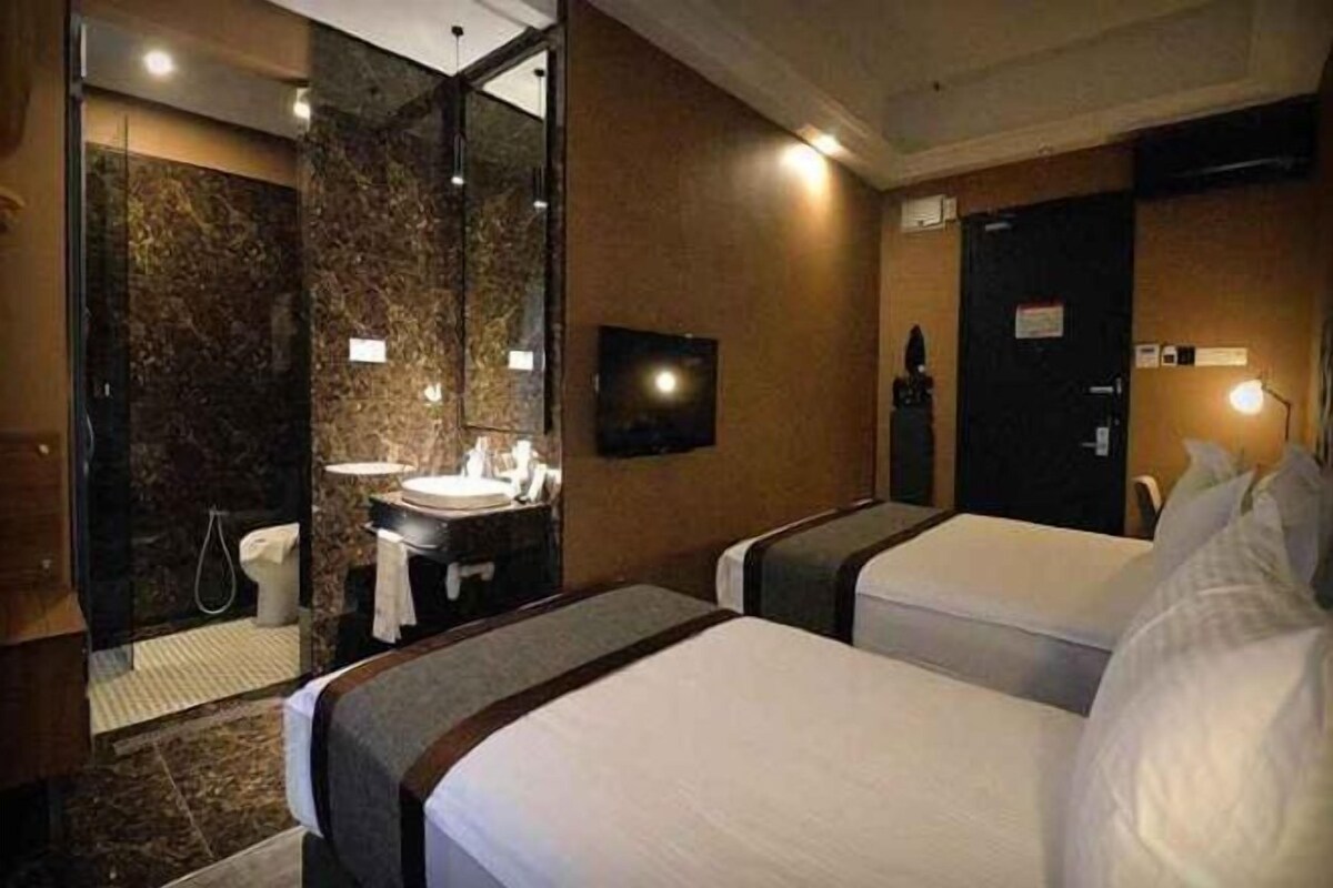 In-room safe, blackout curtains, iron/ironing board, free WiFi