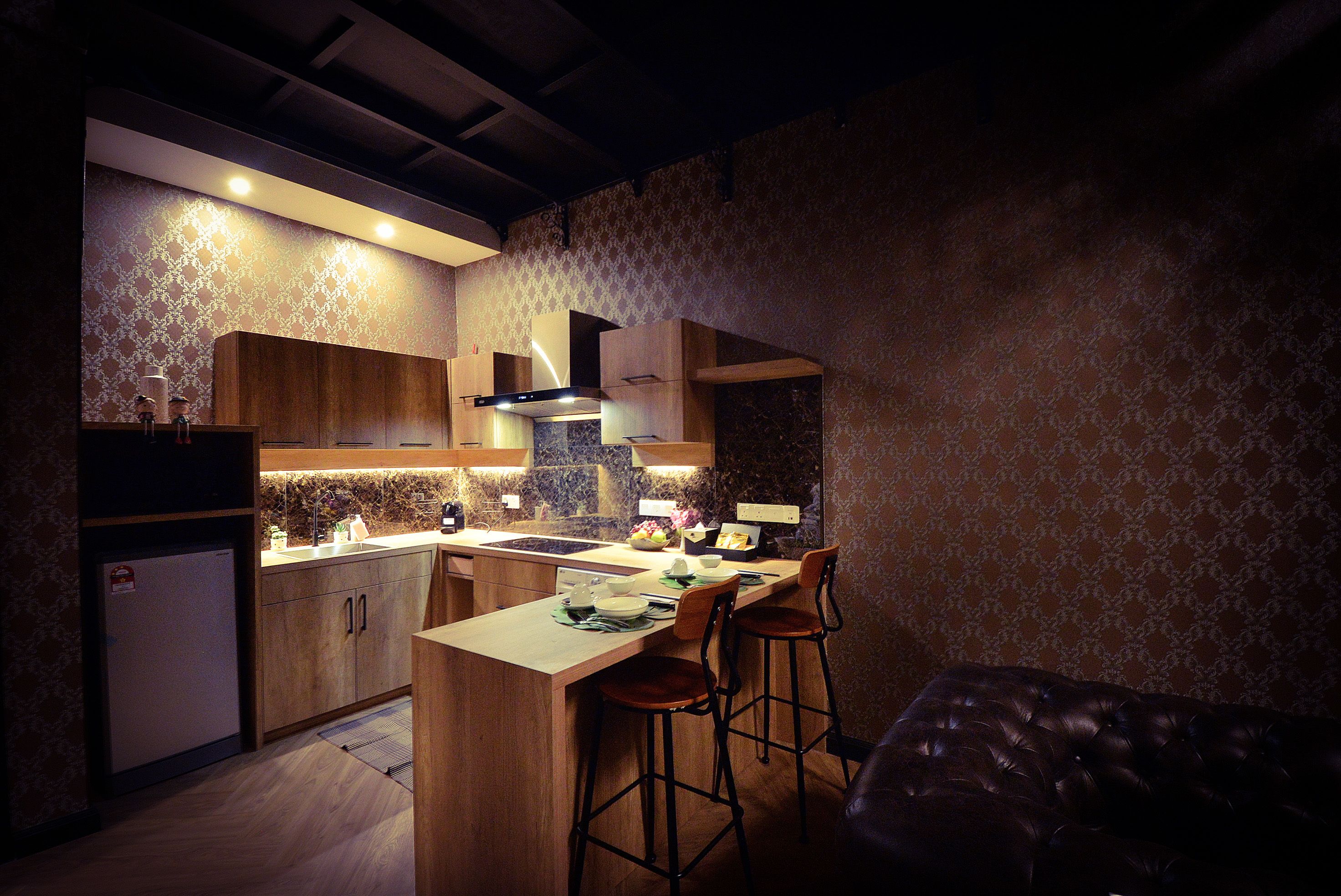 superior duplex | in-room safe, iron/ironing board, free wifi