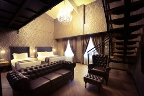 Toetasjesleilighet – classic | Safe på rommet, blendingsgardiner og strykejern/-brett