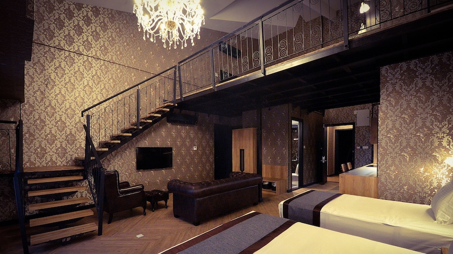 1969 Business Suites