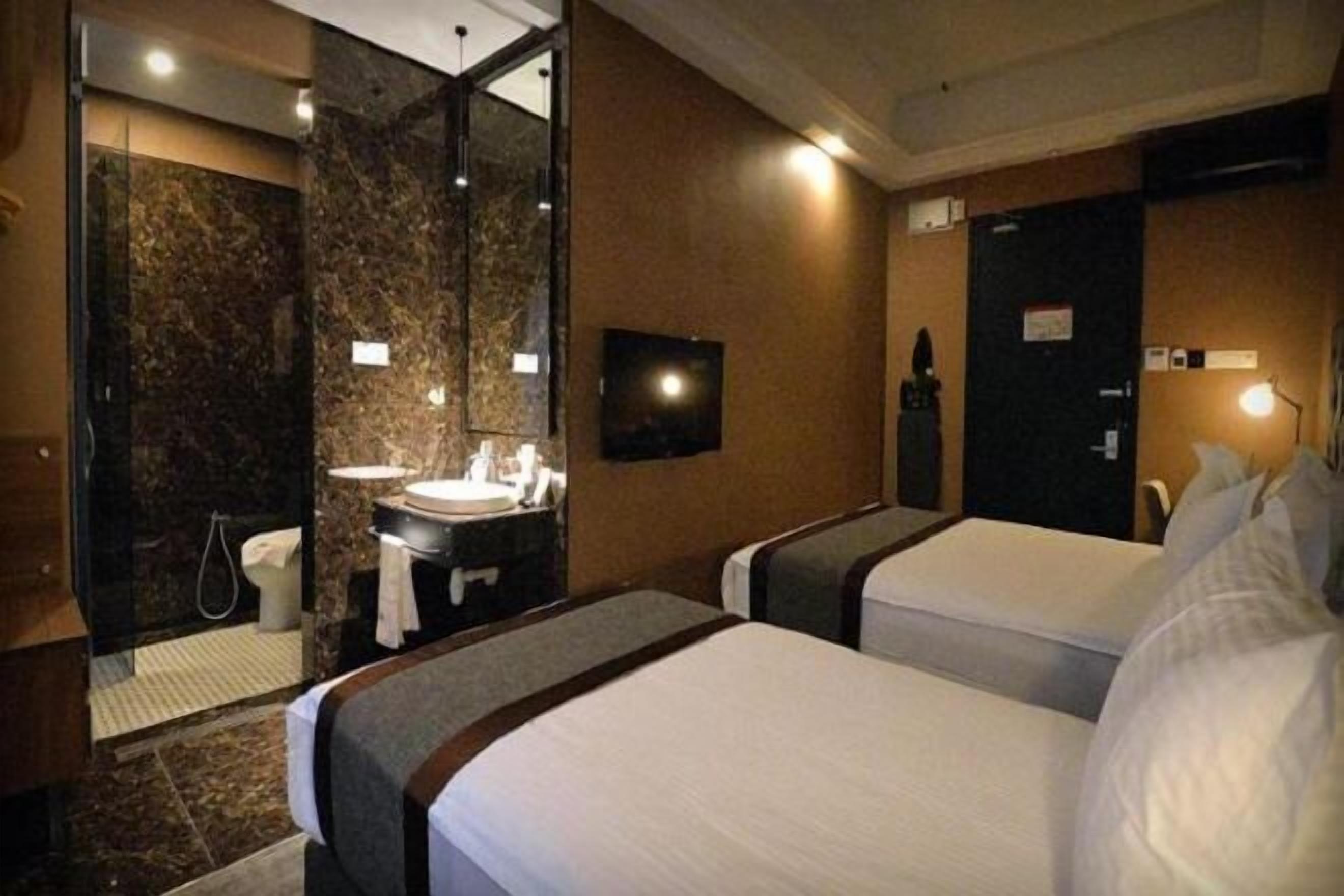 In-room safe, iron/ironing board, free WiFi