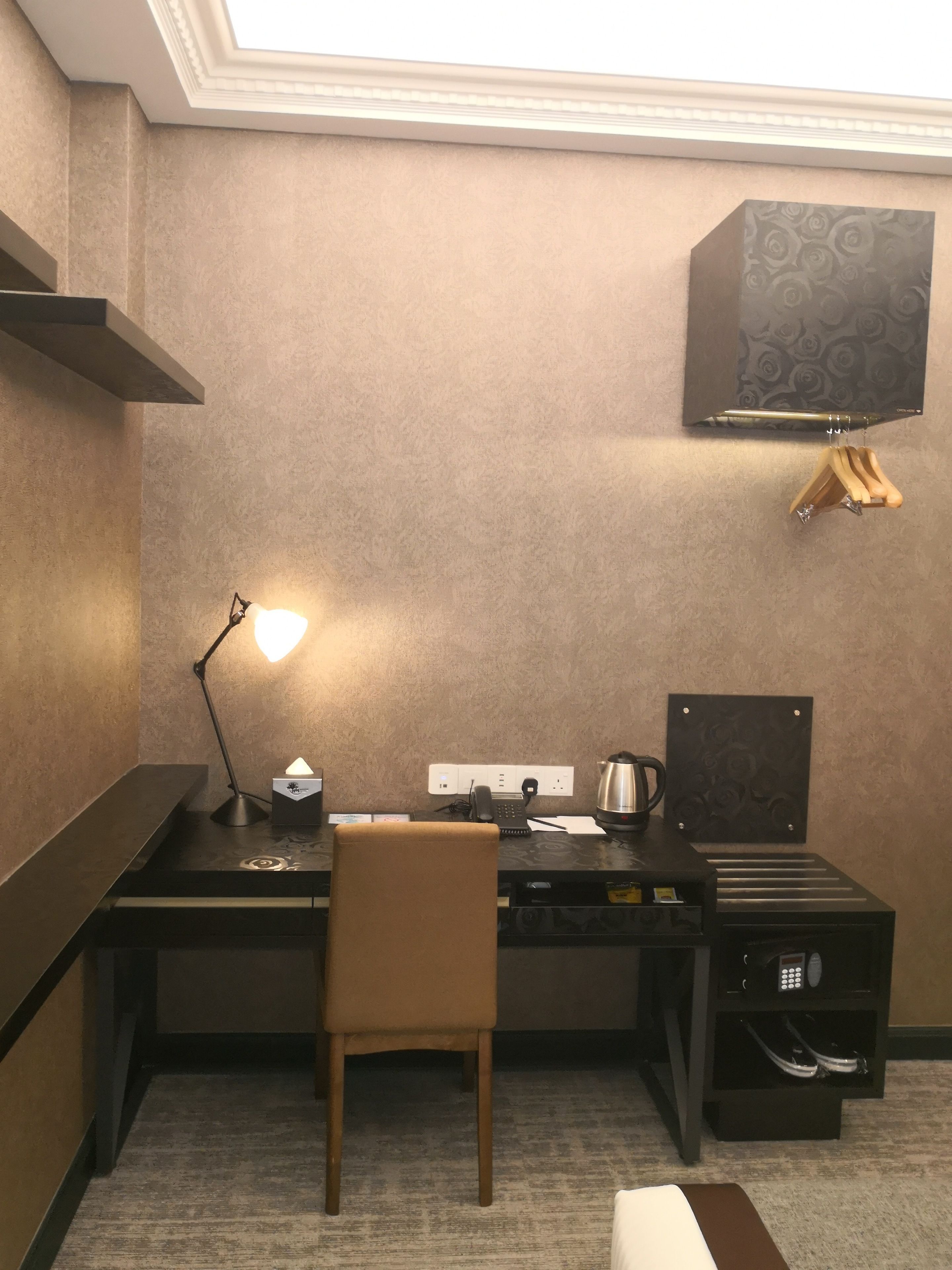 business premier room (queen) | in-room safe, iron/ironing board, free wifi