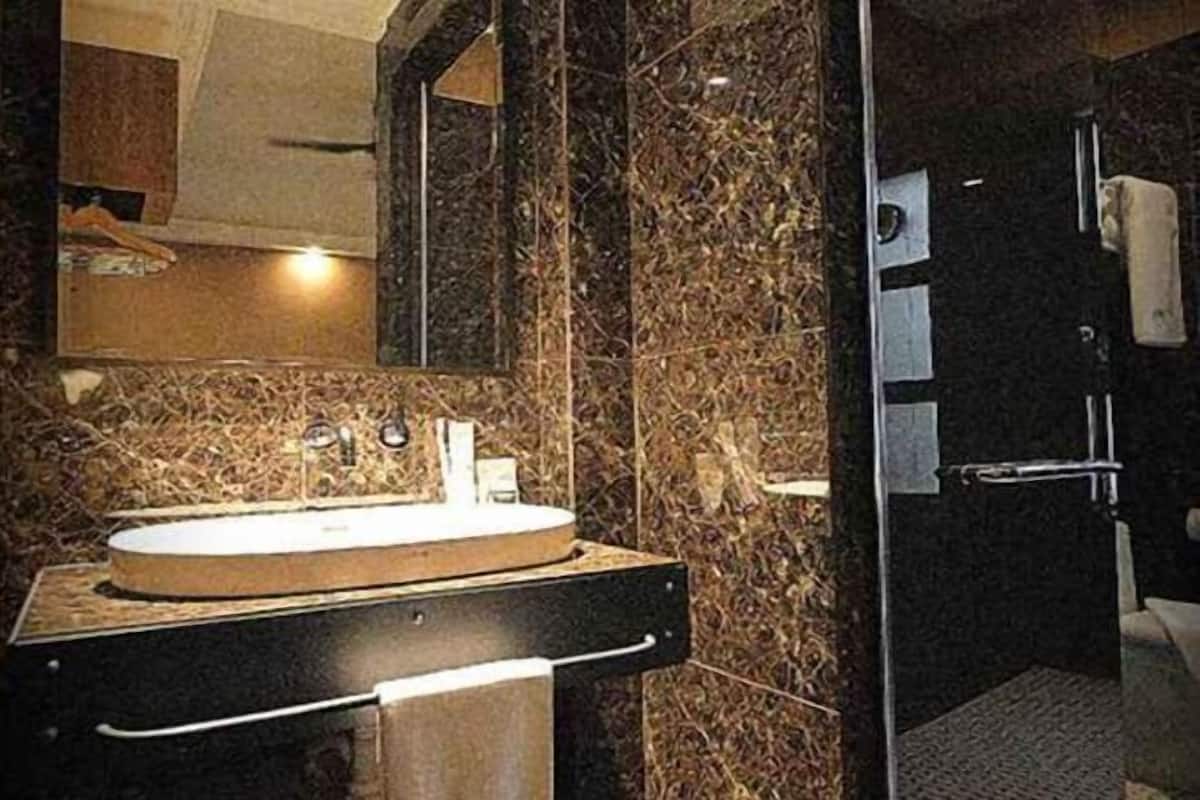 Regadera, regadera tipo lluvia, amenidades de baño gratuitas