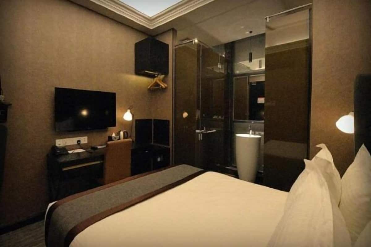 Két bảo mật tại phòng, bàn ủi/dụng cụ ủi quần áo