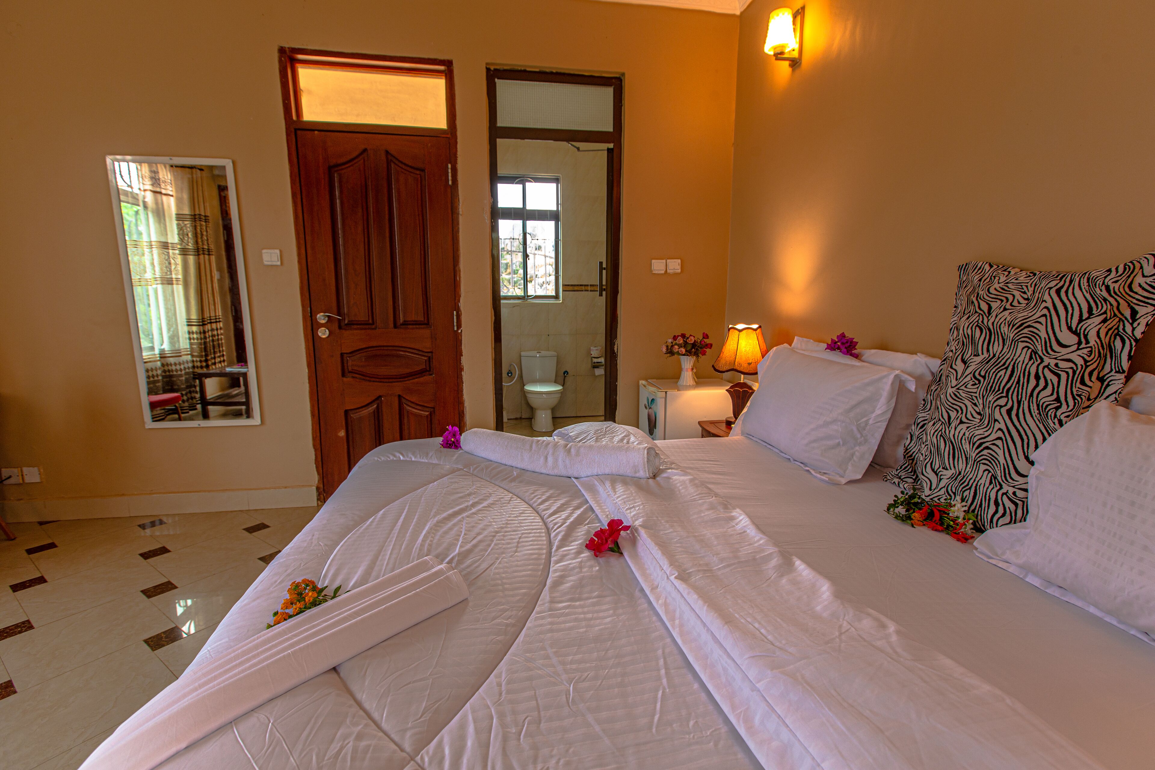 1 bedroom, frette italian sheets, premium bedding, pillow-top beds