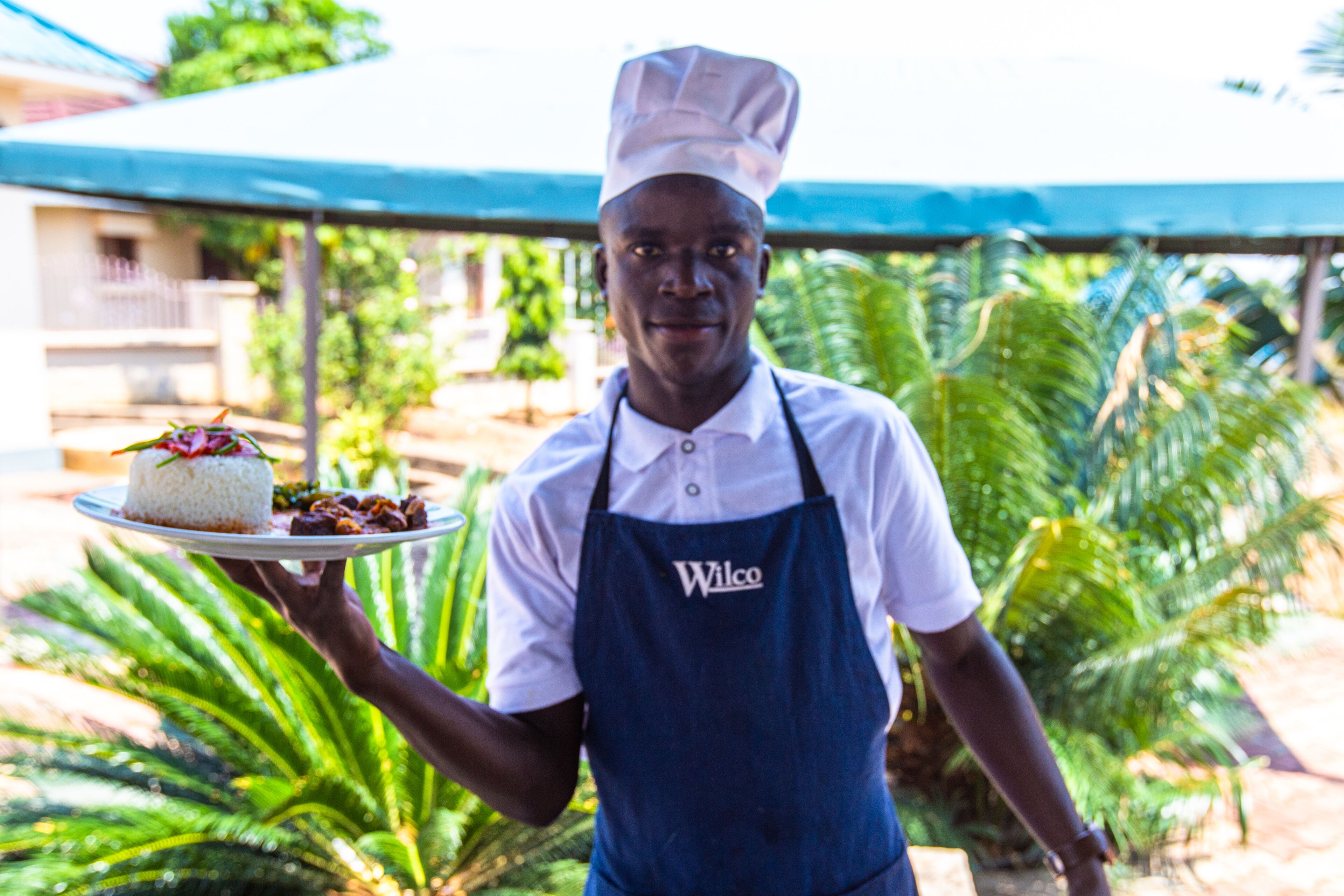 deluxe double room, garden view | private kitchen | electric kettle, dining tables