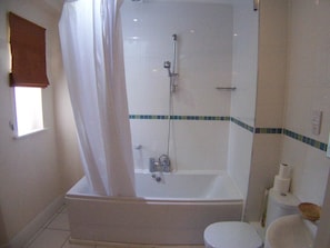 Apartment, 2 Bedrooms | Bathroom