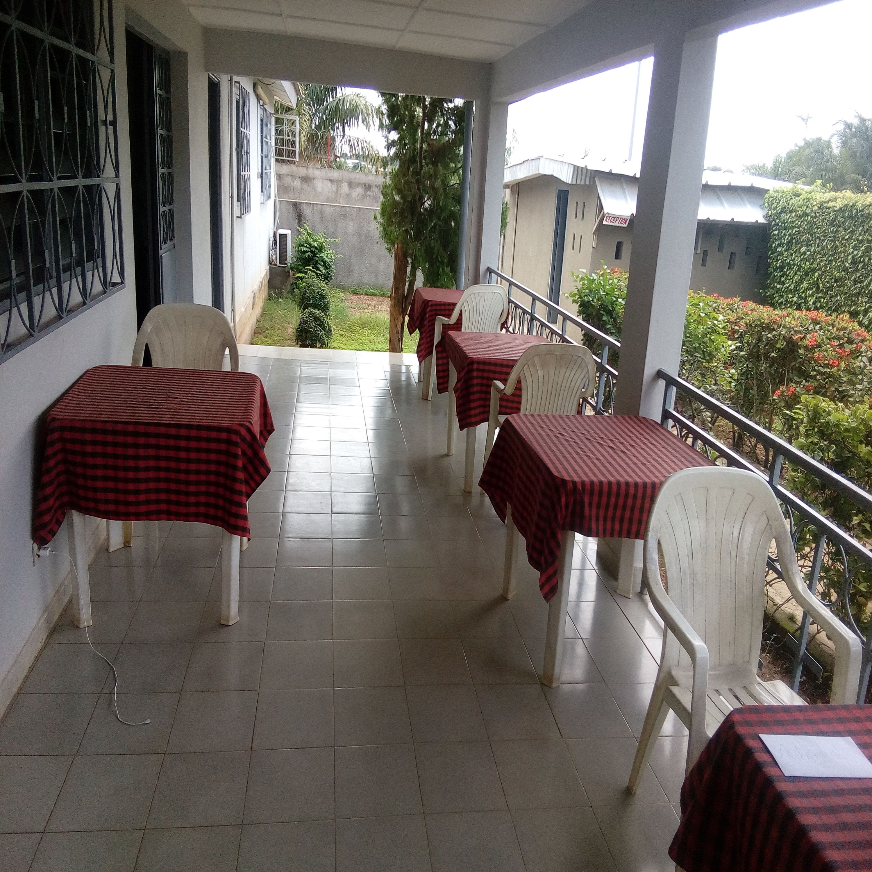 Frühstück, Mittagessen, Abendessen, lokale Küche 