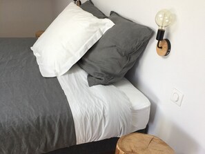 Double Room, Ensuite (CHAMBRE 1) - La Garoffe (Pibrac)