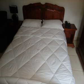 Basic Suite | 1 bedroom, premium bedding, desk, free WiFi - Hôtel Cauris d'Or (Bouake)