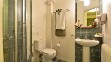 Superior Double Room, Fireplace | Bathroom