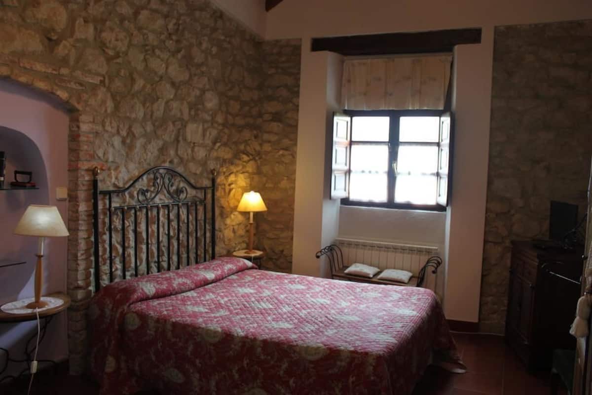 Double or Twin Room | Katil bayi/kot (percuma), Wi-fi percuma, cadar katil 