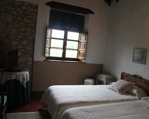 Lits bébé (gratuits), Wi-Fi gratuit, draps fournis